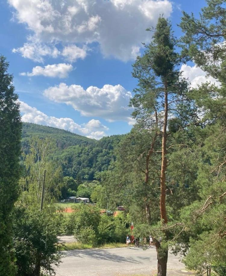 Penzion Cholin Novy Knin Екстер'єр фото